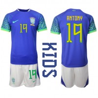 Maglie da calcio Brasile Antony #19 Seconda Maglia Bambino Mondiali 2022 Manica Corta (+ Pantaloni corti)